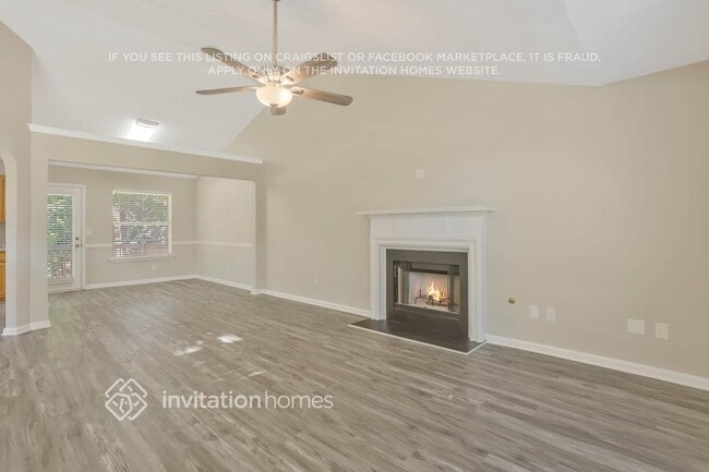 Building Photo - 1520 Buckingham Pl