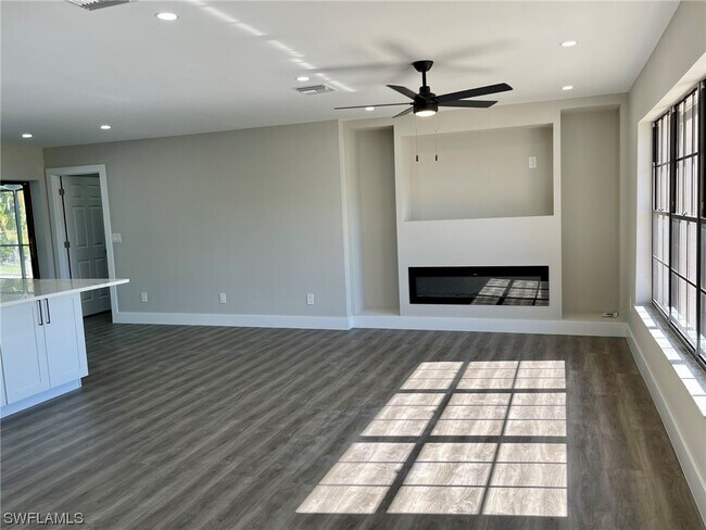 Building Photo - 833 El Dorado Pkwy W