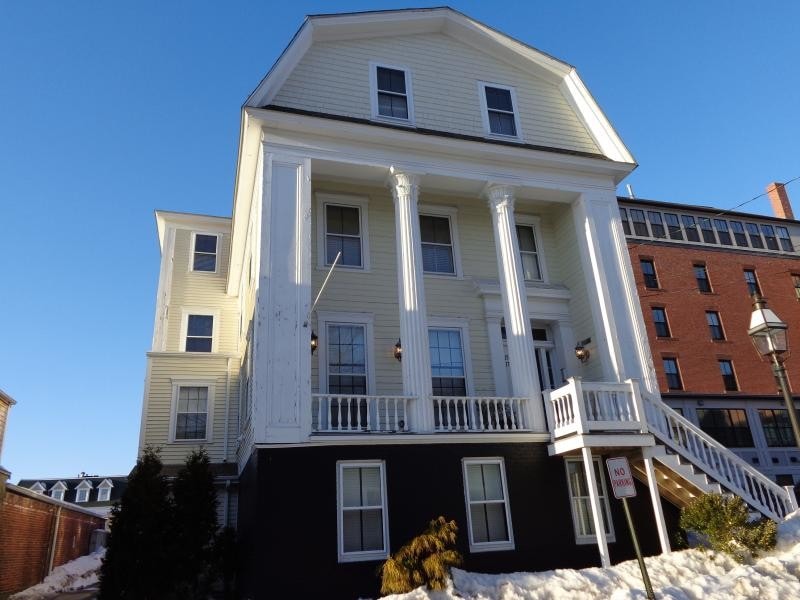 17 Hope St, Bristol, RI 02809 Townhome Rentals in Bristol RI