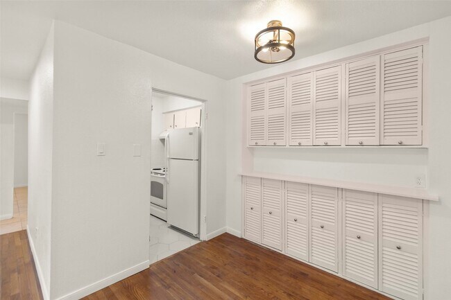 Foto del edificio - 2229 Mimosa Dr