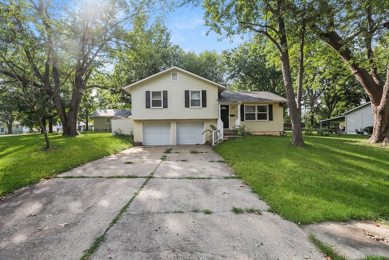 7308 Harvard Ave, Raytown, MO 64133 House for Rent in Raytown, MO