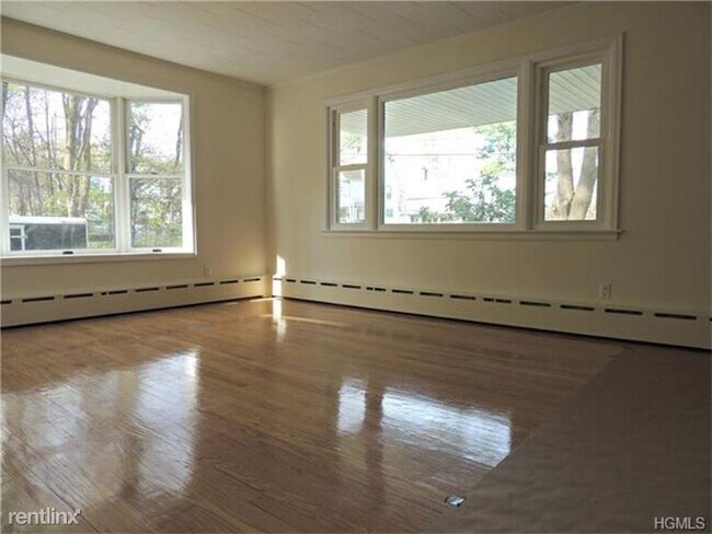 Foto del edificio - 3 br, 2 bath House - 266 N Main St