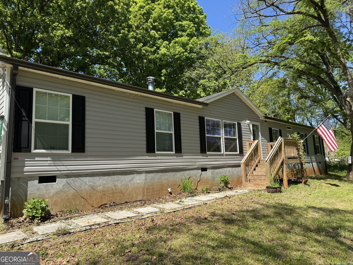 Primary Photo - 147 Ralph Garrison Rd