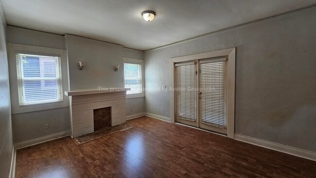 Building Photo - 2653 College St