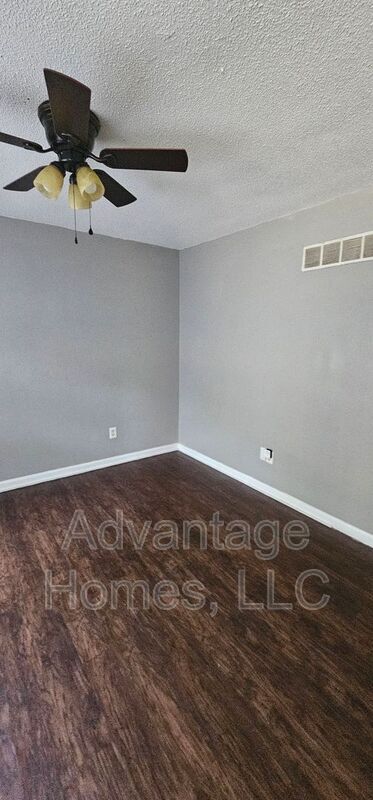 Foto del edificio - 721 N 70th Terrace