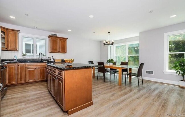Foto del edificio - 186 Woodside Ave