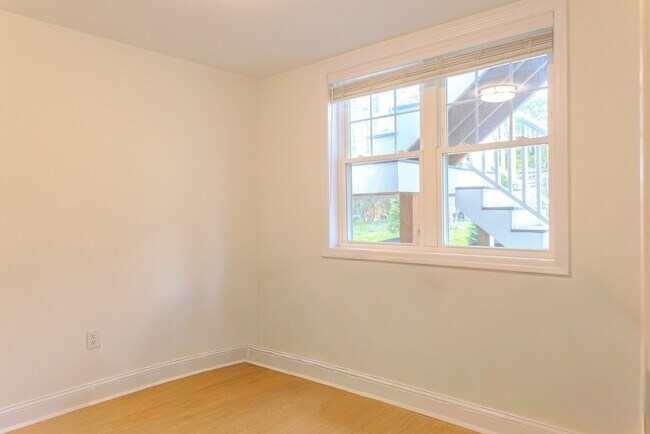 Building Photo - 7 Gorham St
