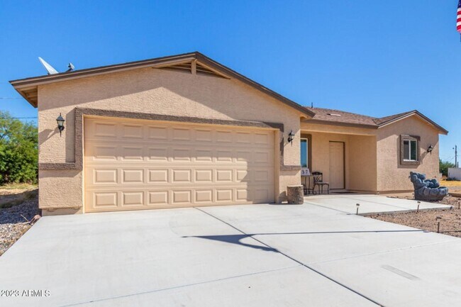 Building Photo - Like new 3 Bed, 2 Bath in Morristown