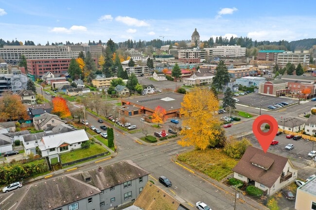 Foto del edificio - MOVE IN READY! Includes water, sewer and garbage. 2 bed 1 bath downtown Olympia!