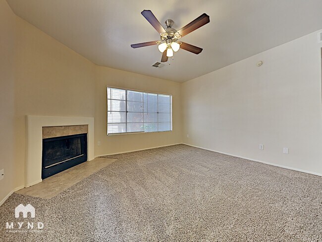 Foto del edificio - 9450 E Becker Ln