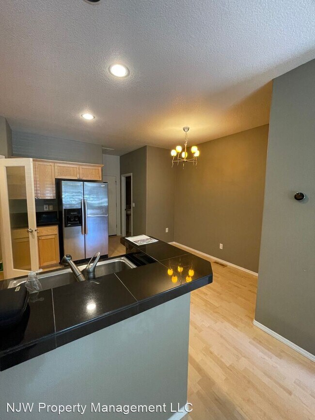 Building Photo - 3 br, 2.5 bath House - 17255 SW Pleasanton Ln