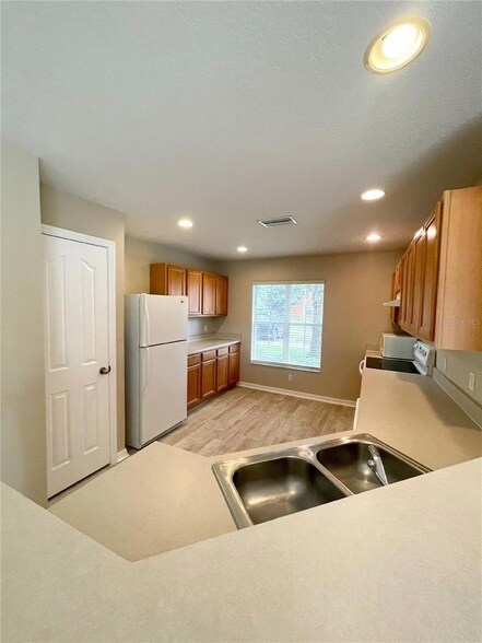 Foto del edificio - 10840 Johanna Ave