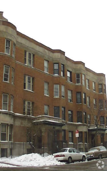 Building Photo - 4800-4808 N Kenmore Ave