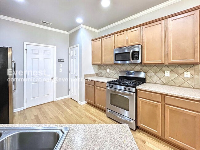 Building Photo - 2221 Nottley Dr