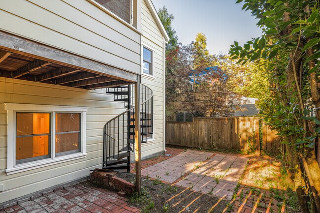 Foto del edificio - 107 Bayview St