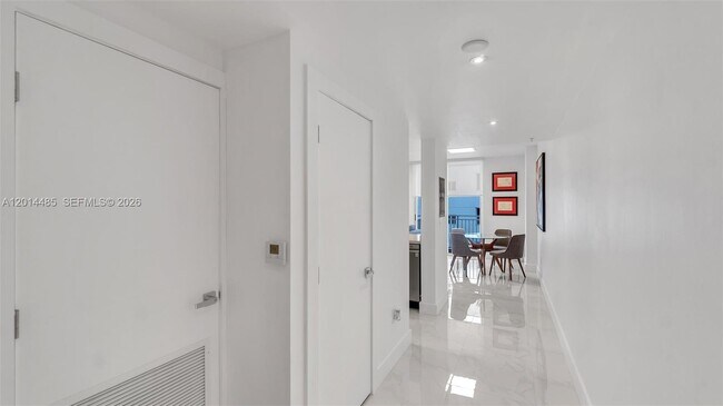 Foto del edificio - 185 SE 14th Terrace