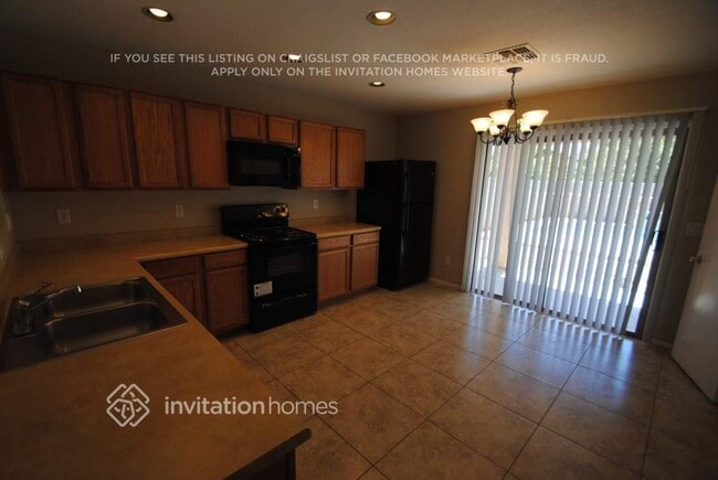 Building Photo - 15429 W Cameron Dr