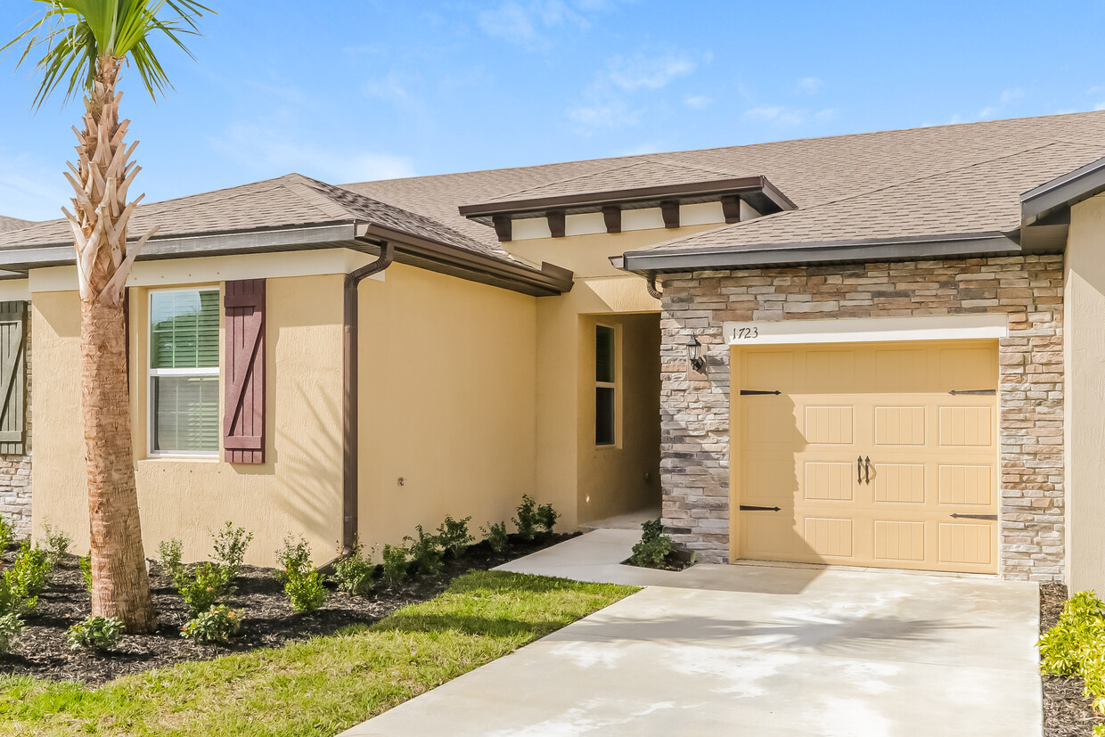 Foto principal - 1723 Party Pl, Fort Pierce, FL