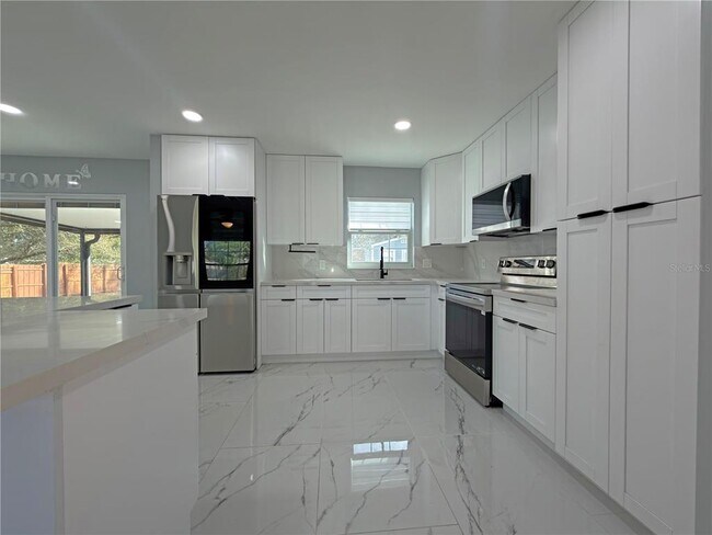 Foto del edificio - 1384 Valhalla St