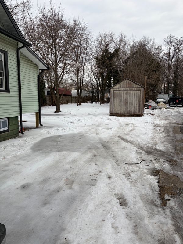 Building Photo - 314 W Peach St