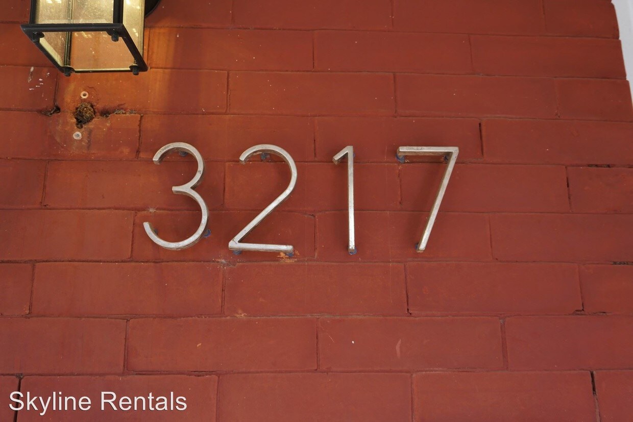 Foto principal - 3217 W Montgomery Ave