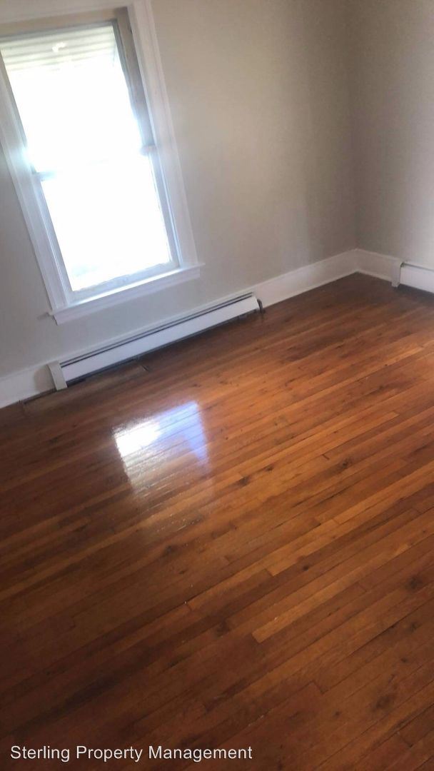Building Photo - 3 br, 1 bath House - 217 West 14th street