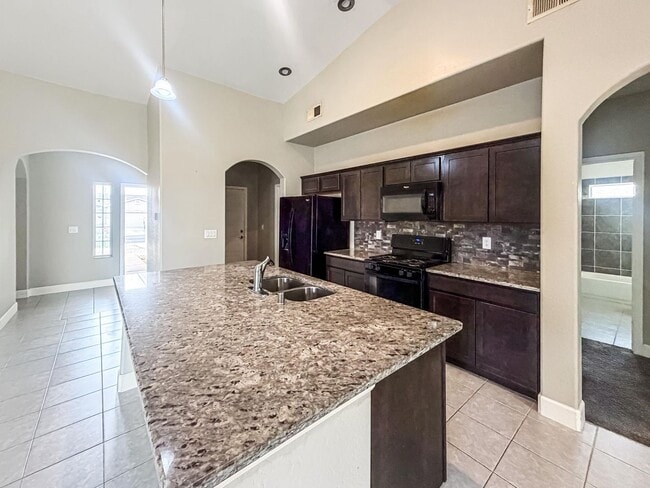 Foto del edificio - 4820 W Steel Driver Rd