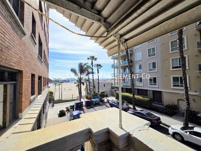 Foto del edificio - 1030 E Ocean Blvd