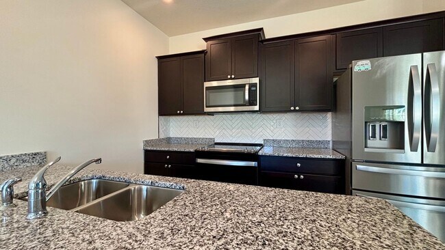 Foto del edificio - 333 Emma Victoria Wy