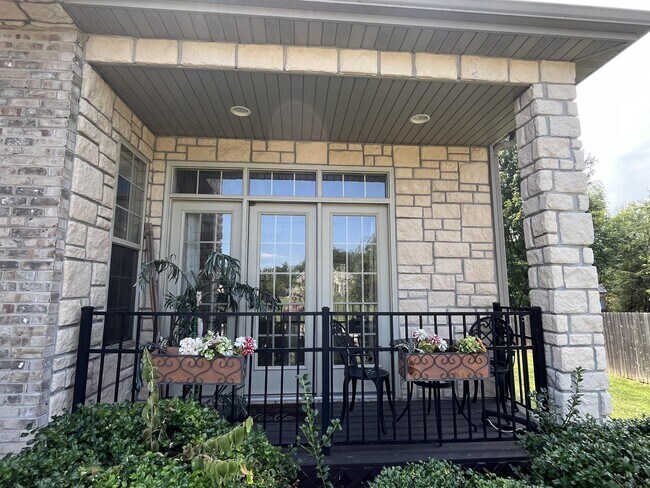 Foto del edificio - 2606 Stratford Chase Cir