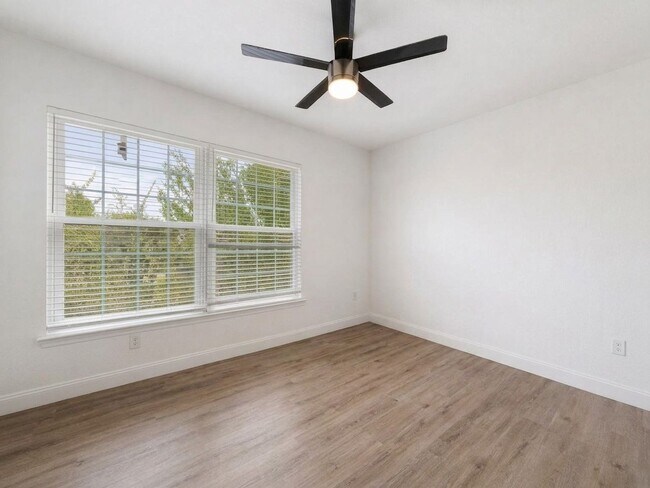 Building Photo - 23540 Walden Center Dr
