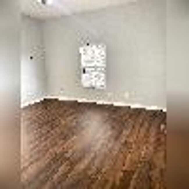 Foto del edificio - Recetly updated and convenient to downtown!