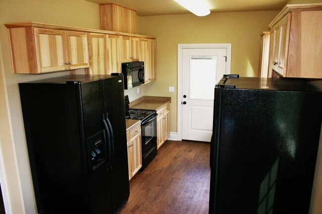 Foto del edificio - 6 Bed, 4 Bath