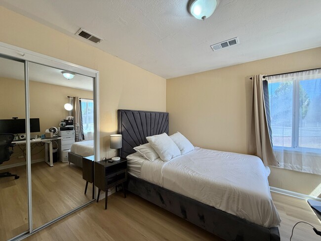 Foto del edificio - 2723 Cherry Ave
