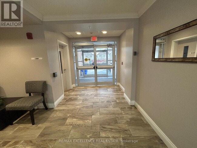 Building Photo - 2 Colonial Dr