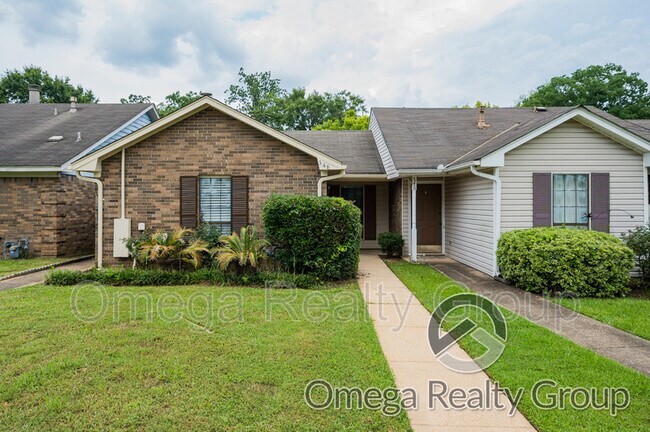 Foto del edificio - 548 Hollow Wood Rd