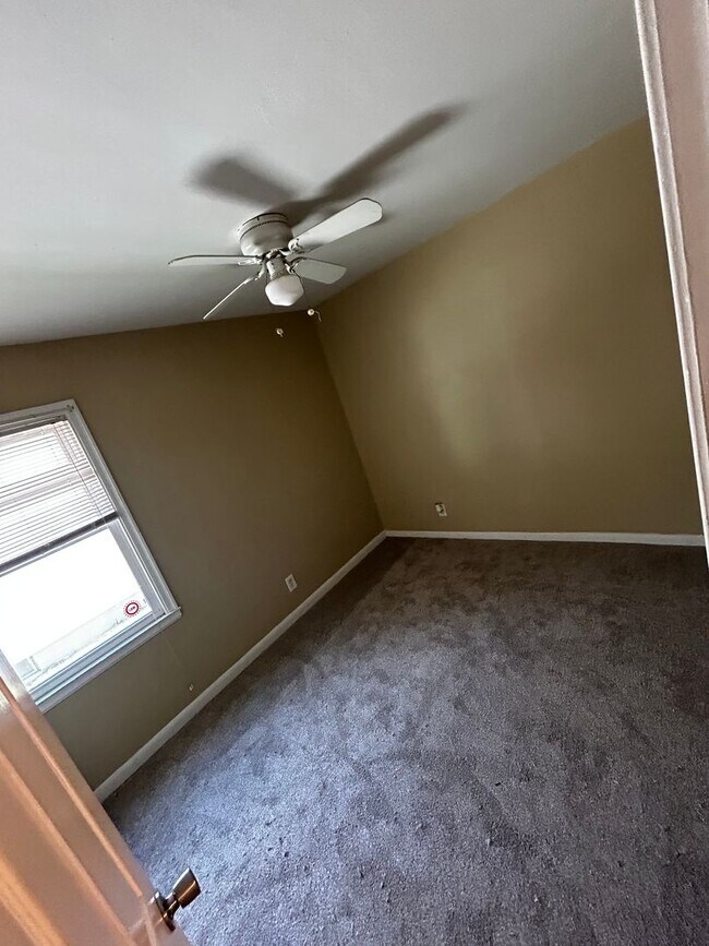 Foto del edificio - "Coming Soon" 3 Bedroom Possible 4 Bedroom...