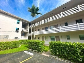 Building Photo - 700 Layne Blvd
