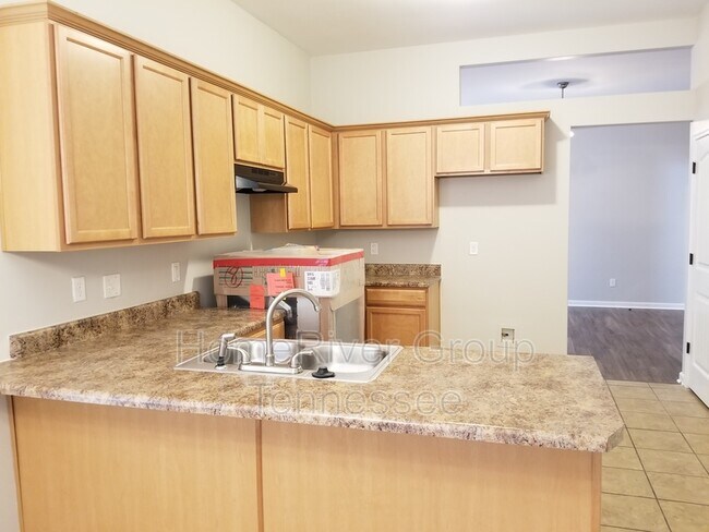 Foto del edificio - 5646 Sycamore Woods Dr