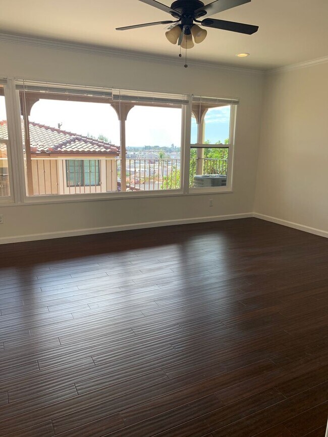 Foto del edificio - 4740 Hillcrest Ave