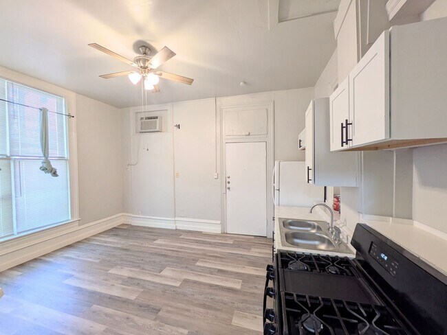 Foto del edificio - 822 E Carson St