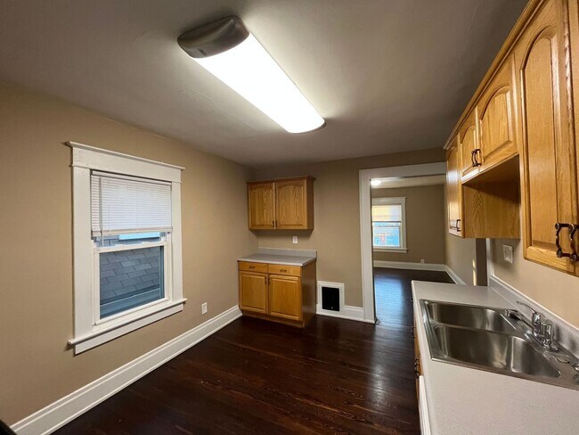 Foto del edificio - 2307 Central Ave