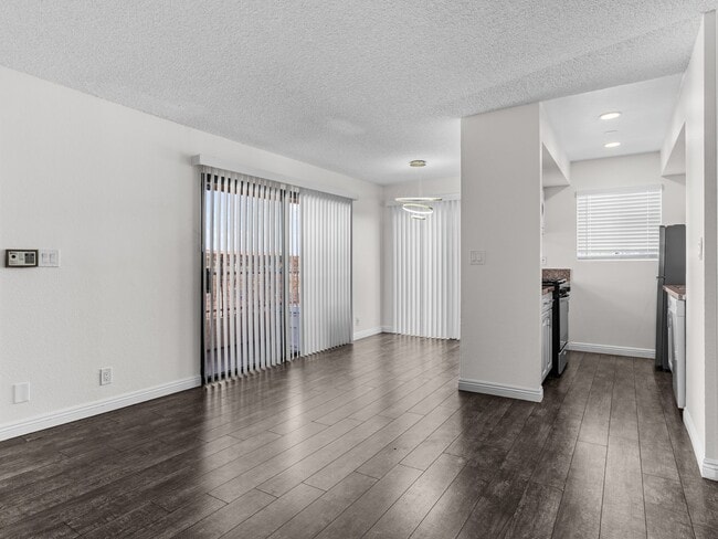 Building Photo - 1168 E 10th St