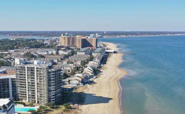 Building Photo - Ready NOW! Chesapeake Bay Condo w/2 Covere...