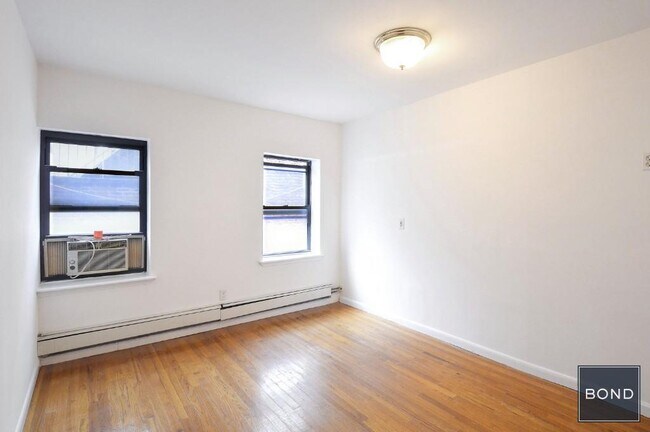 Foto del edificio - 797 Sixth Avenue