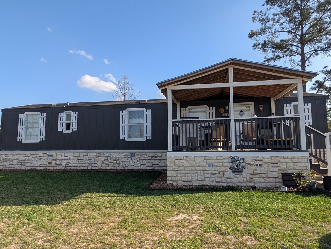 Building Photo - 18384 Valletta Dr