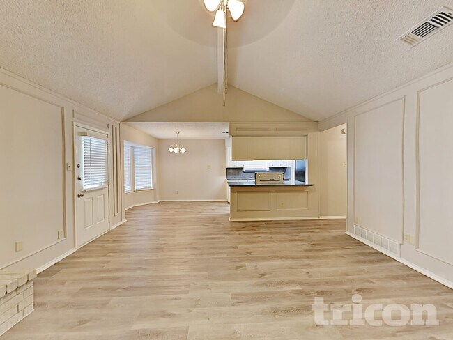 Building Photo - 802 Wind Brooke Dr
