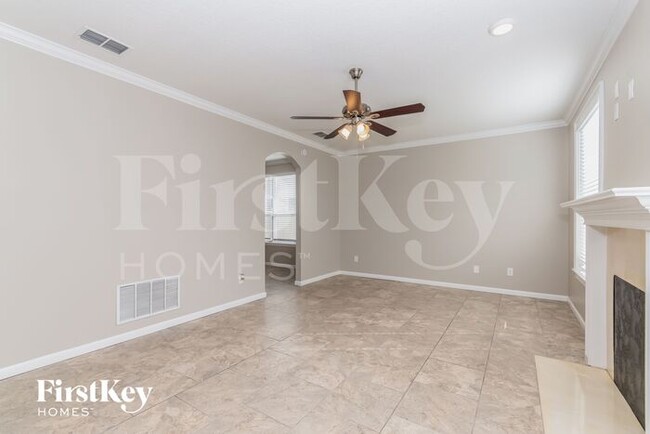 Foto del edificio - 1631 Canopy Oaks Dr