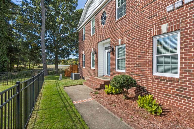 Building Photo - 1019 Skiffs Landing Ln