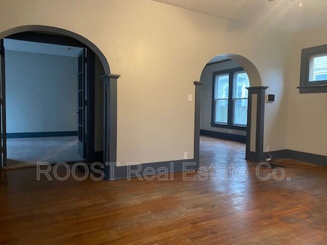 Foto del edificio - 105 Rockwood Ave